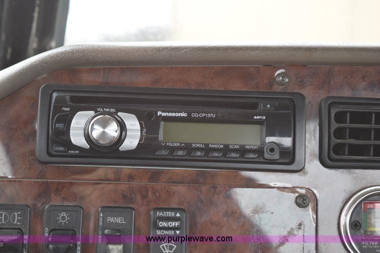 image for item K2330 2006 International 9200i semi truck