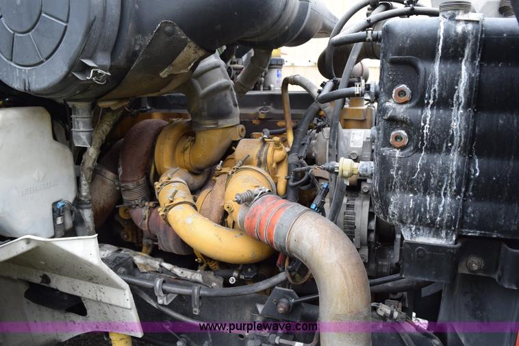 image for item K2330 2006 International 9200i semi truck