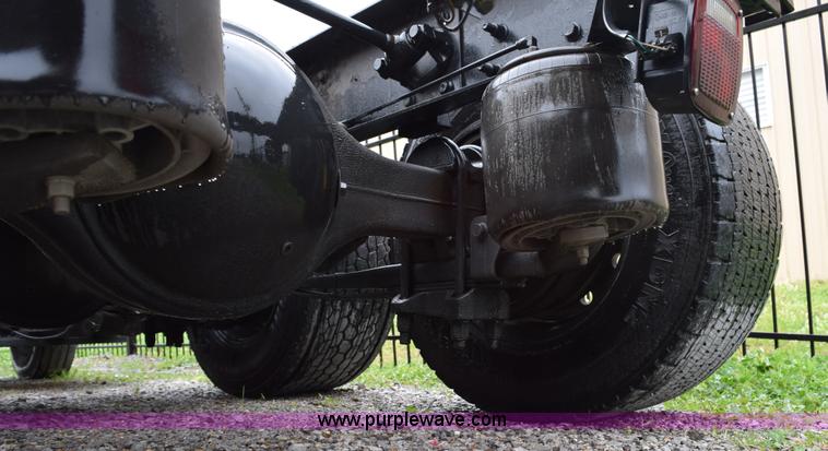 image for item K2330 2006 International 9200i semi truck