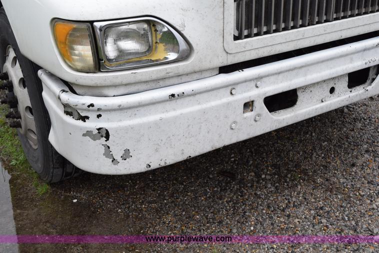 image for item K2330 2006 International 9200i semi truck