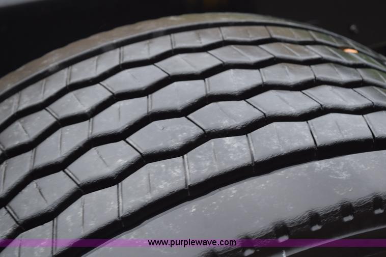 image for item K2330 2006 International 9200i semi truck