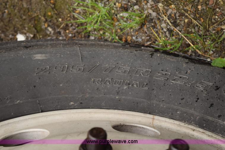 image for item K2330 2006 International 9200i semi truck