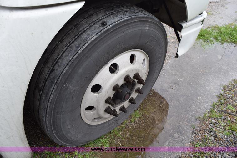 image for item K2330 2006 International 9200i semi truck