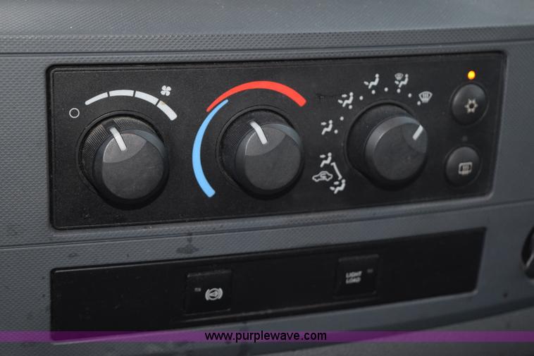 image for item K2366 2008 Dodge Ram 2500 pickup truck