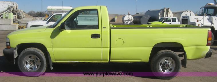 image for item K2857 2000 Chevrolet Silverado 2500 pickup truck