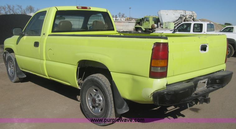 image for item K2857 2000 Chevrolet Silverado 2500 pickup truck