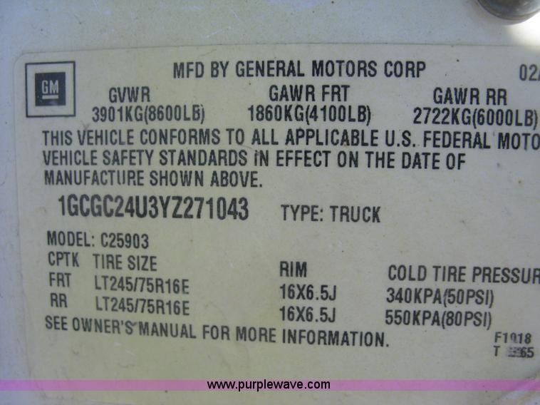 image for item K2857 2000 Chevrolet Silverado 2500 pickup truck