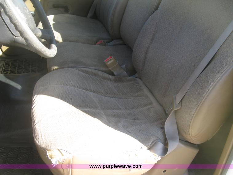 image for item K2857 2000 Chevrolet Silverado 2500 pickup truck