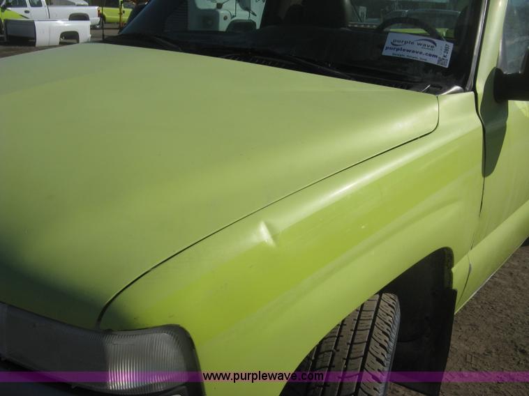 image for item K2857 2000 Chevrolet Silverado 2500 pickup truck