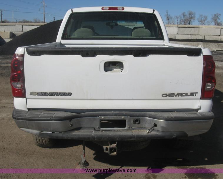 image for item K2858 2003 Chevrolet Silverado 1500 LS Ext. Cab pickup truck
