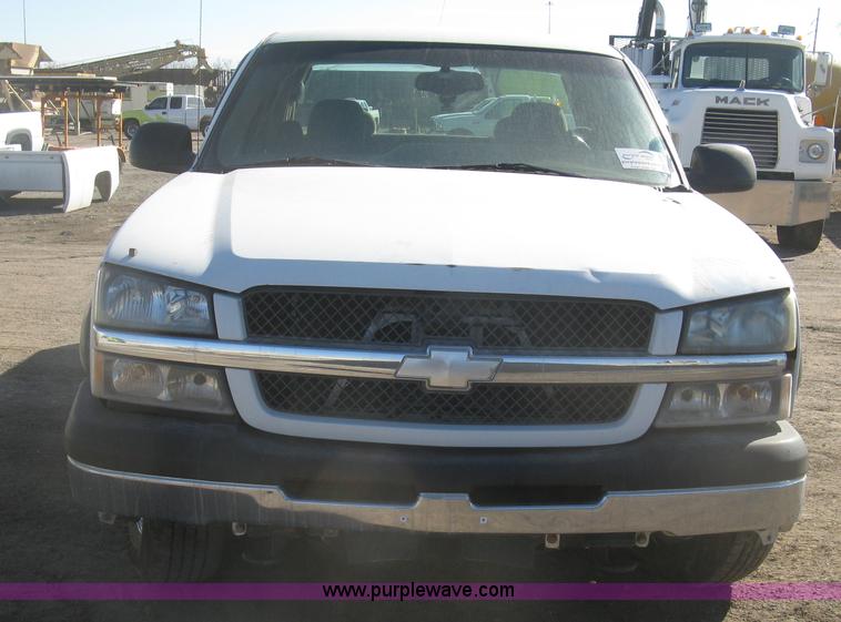 image for item K2858 2003 Chevrolet Silverado 1500 LS Ext. Cab pickup truck