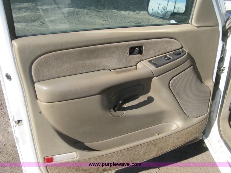 image for item K2858 2003 Chevrolet Silverado 1500 LS Ext. Cab pickup truck