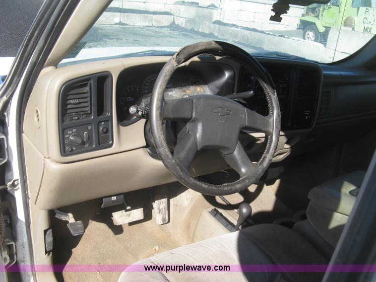 image for item K2858 2003 Chevrolet Silverado 1500 LS Ext. Cab pickup truck