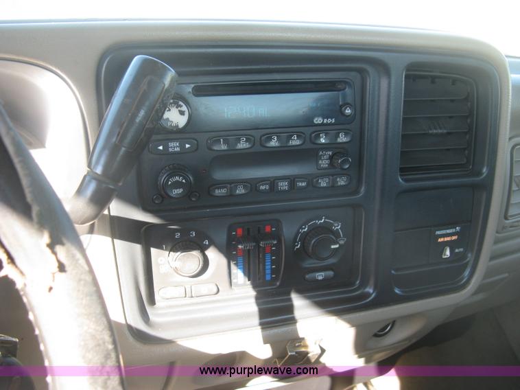 image for item K2858 2003 Chevrolet Silverado 1500 LS Ext. Cab pickup truck