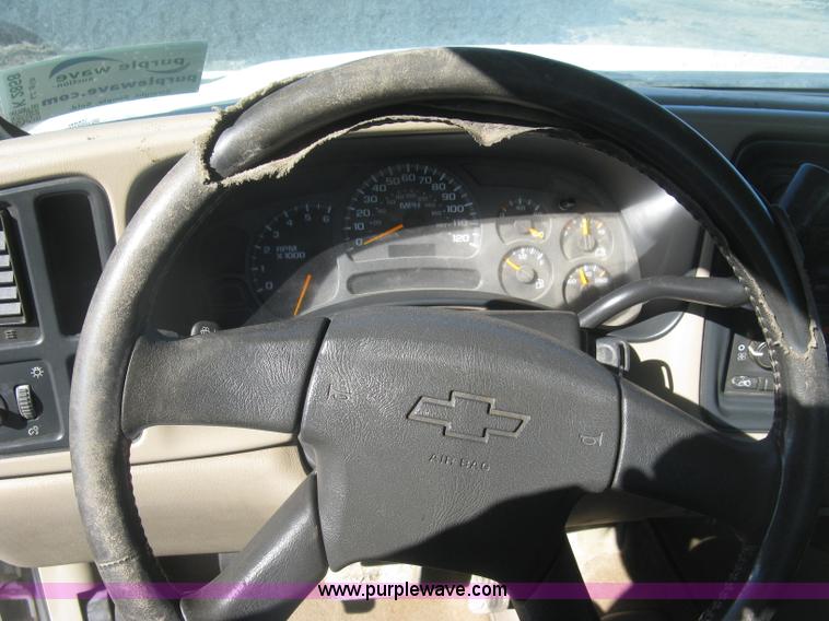 image for item K2858 2003 Chevrolet Silverado 1500 LS Ext. Cab pickup truck