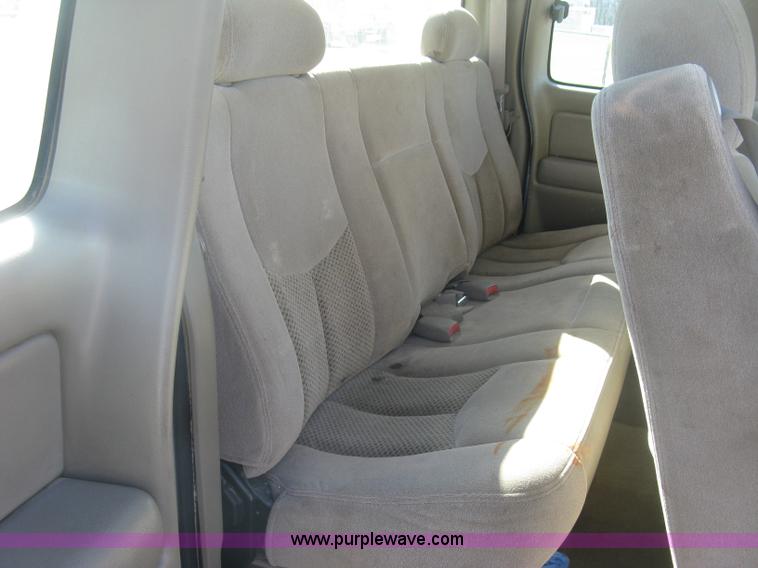 image for item K2858 2003 Chevrolet Silverado 1500 LS Ext. Cab pickup truck