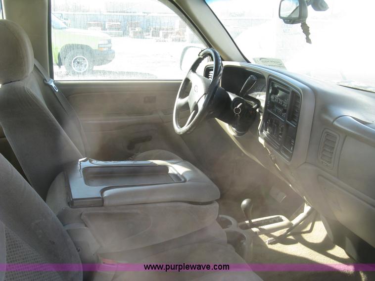 image for item K2858 2003 Chevrolet Silverado 1500 LS Ext. Cab pickup truck