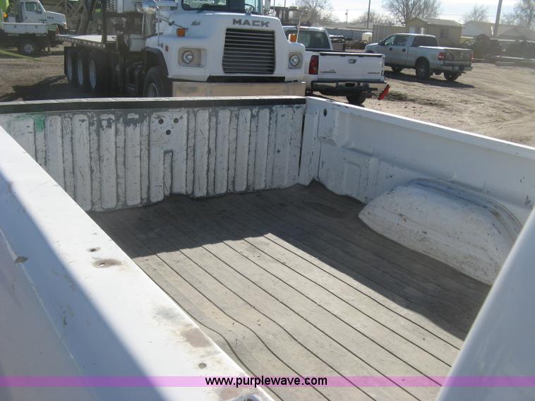 image for item K2858 2003 Chevrolet Silverado 1500 LS Ext. Cab pickup truck