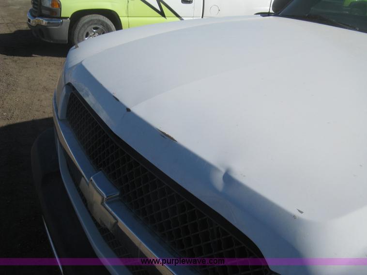 image for item K2858 2003 Chevrolet Silverado 1500 LS Ext. Cab pickup truck