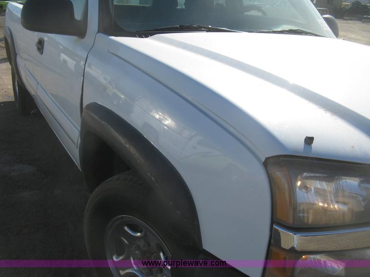 image for item K2858 2003 Chevrolet Silverado 1500 LS Ext. Cab pickup truck