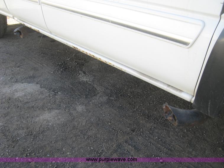 image for item K2858 2003 Chevrolet Silverado 1500 LS Ext. Cab pickup truck