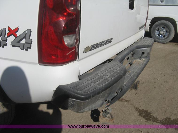 image for item K2858 2003 Chevrolet Silverado 1500 LS Ext. Cab pickup truck