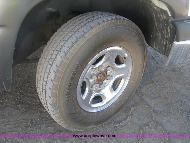 image for item K2858 2003 Chevrolet Silverado 1500 LS Ext. Cab pickup truck