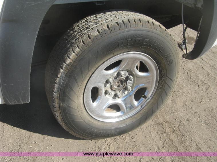 image for item K2858 2003 Chevrolet Silverado 1500 LS Ext. Cab pickup truck