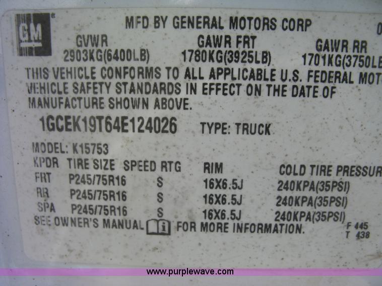 image for item K2860 2004 Chevrolet Silverado 1500 Ext. Cab pickup truck