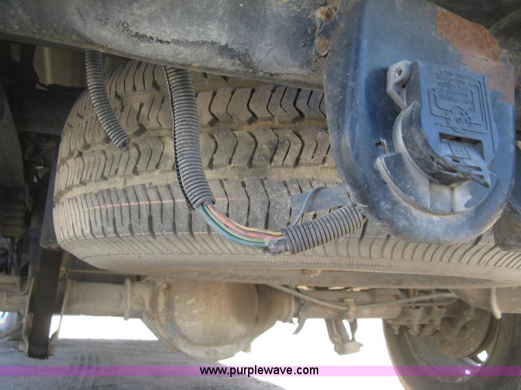 image for item K2860 2004 Chevrolet Silverado 1500 Ext. Cab pickup truck