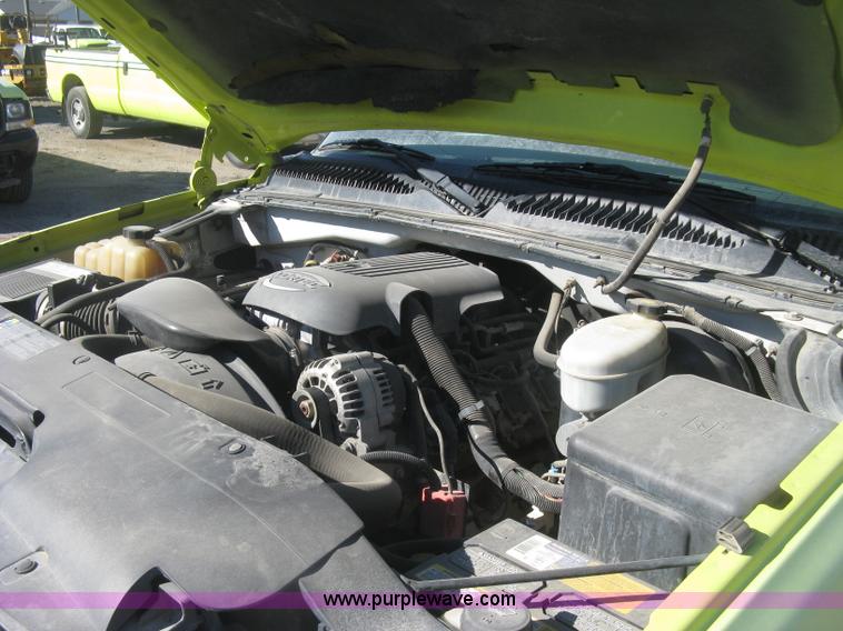 image for item K2860 2004 Chevrolet Silverado 1500 Ext. Cab pickup truck