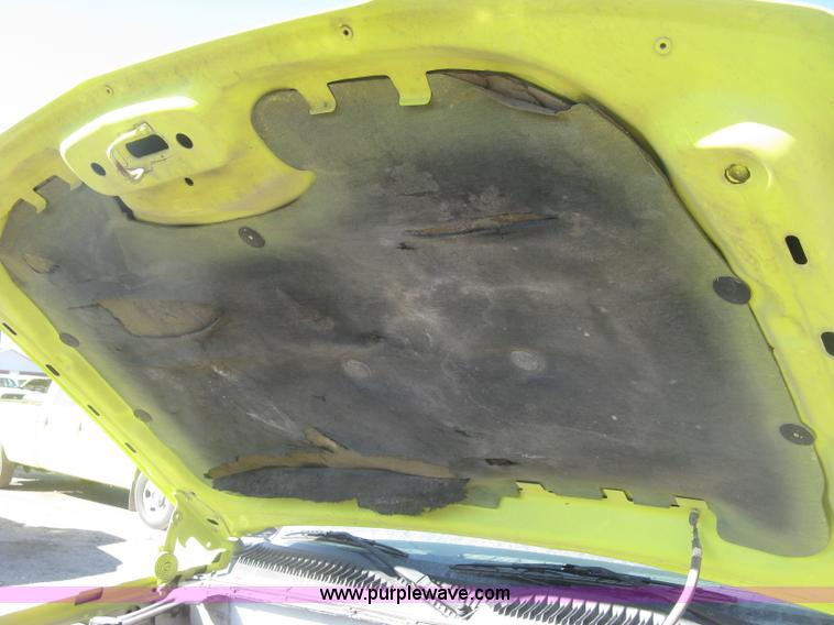 image for item K2860 2004 Chevrolet Silverado 1500 Ext. Cab pickup truck