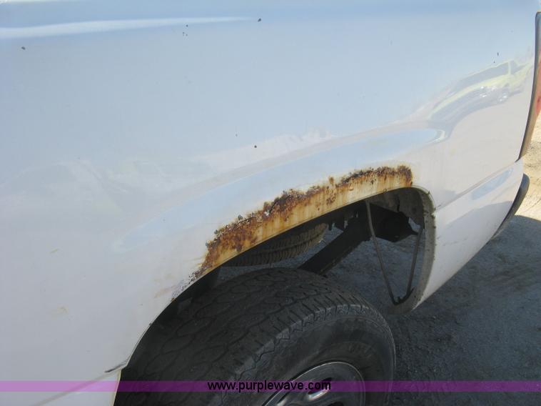 image for item K2860 2004 Chevrolet Silverado 1500 Ext. Cab pickup truck