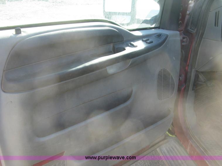 image for item K2861 2002 Ford F250 Super Duty XLT flatbed pickup truck