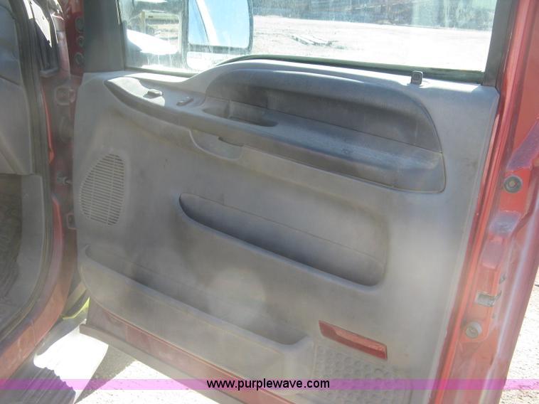 image for item K2861 2002 Ford F250 Super Duty XLT flatbed pickup truck