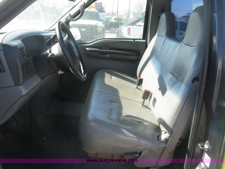 image for item K2862 2003 Ford F250 Super Duty XL pickup truck