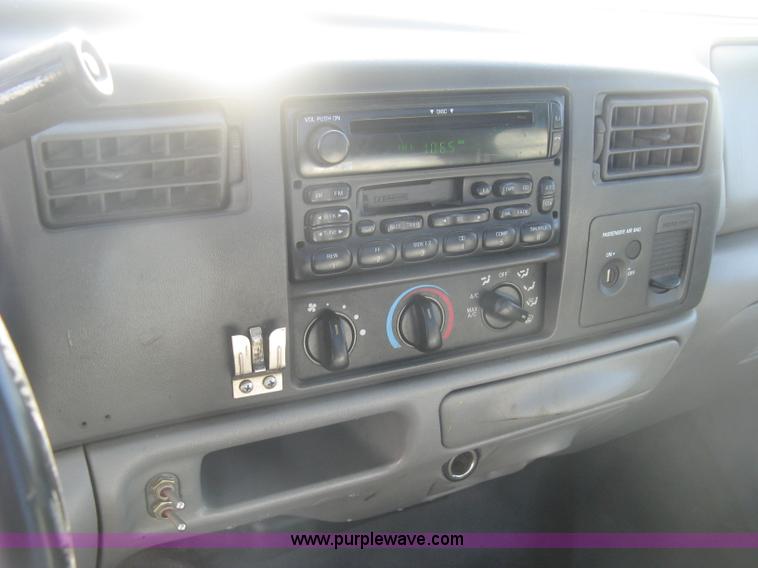 image for item K2862 2003 Ford F250 Super Duty XL pickup truck