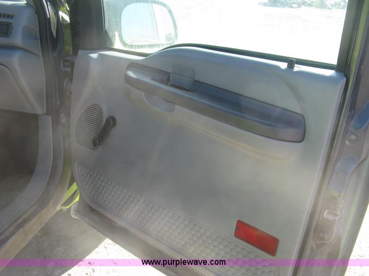 image for item K2862 2003 Ford F250 Super Duty XL pickup truck