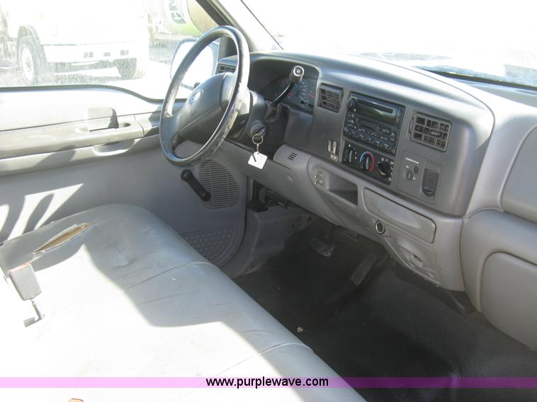 image for item K2862 2003 Ford F250 Super Duty XL pickup truck