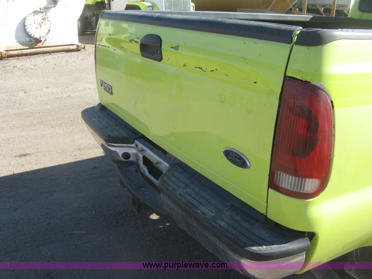 image for item K2862 2003 Ford F250 Super Duty XL pickup truck