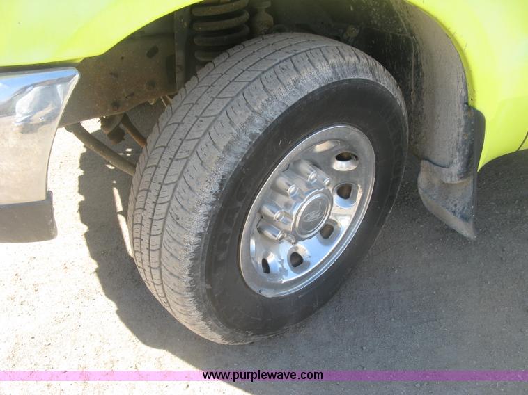 image for item K2862 2003 Ford F250 Super Duty XL pickup truck