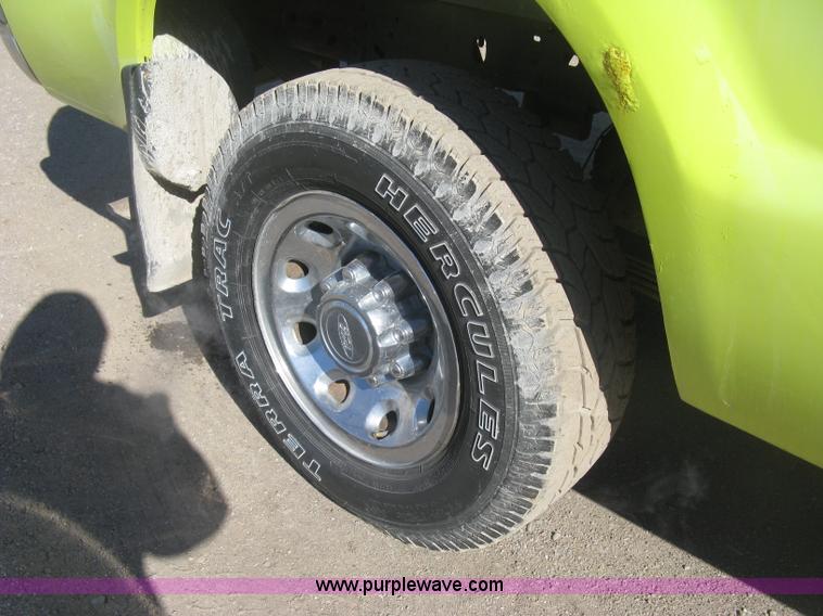 image for item K2862 2003 Ford F250 Super Duty XL pickup truck