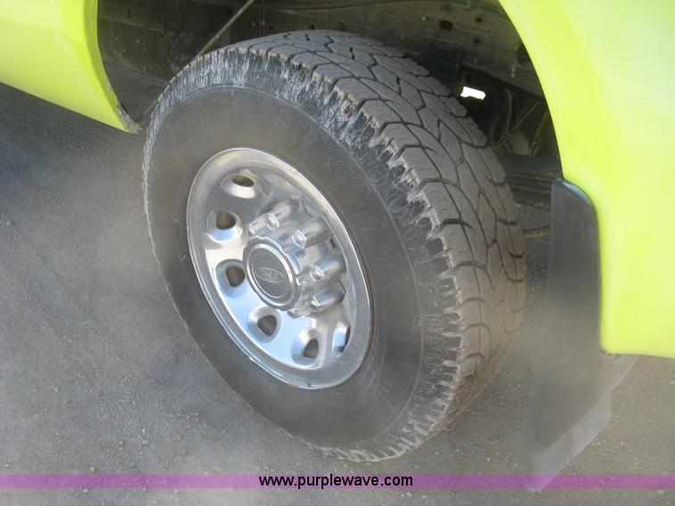 image for item K2862 2003 Ford F250 Super Duty XL pickup truck