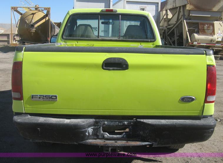 image for item K2863 2003 Ford F250 Super Duty XL pickup truck