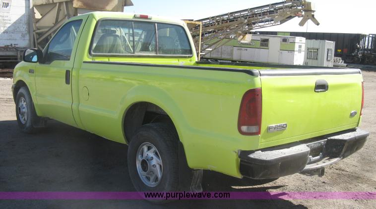 image for item K2863 2003 Ford F250 Super Duty XL pickup truck