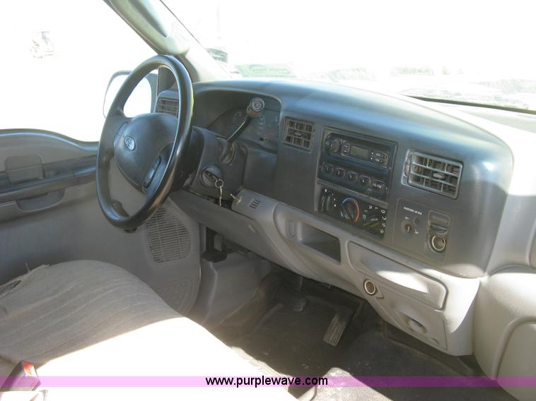 image for item K2863 2003 Ford F250 Super Duty XL pickup truck