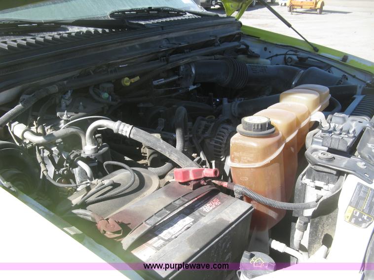 image for item K2863 2003 Ford F250 Super Duty XL pickup truck