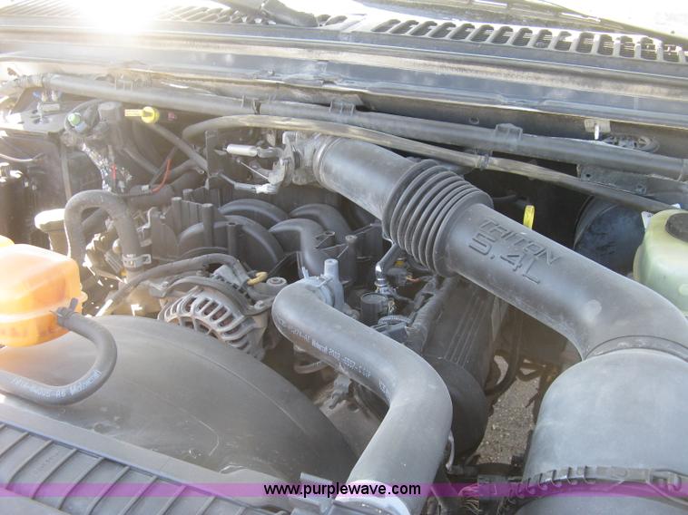 image for item K2863 2003 Ford F250 Super Duty XL pickup truck