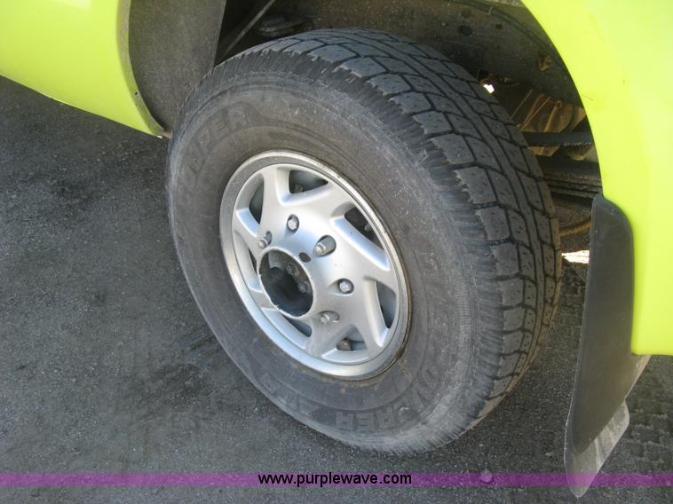 image for item K2863 2003 Ford F250 Super Duty XL pickup truck