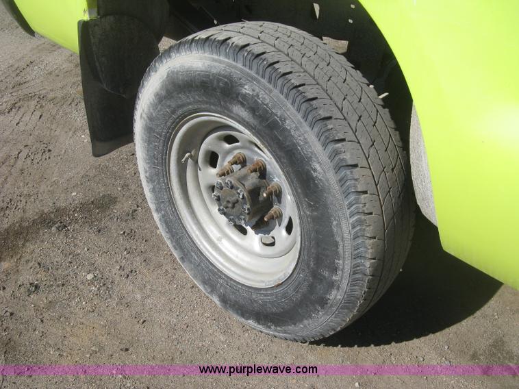 image for item K2863 2003 Ford F250 Super Duty XL pickup truck